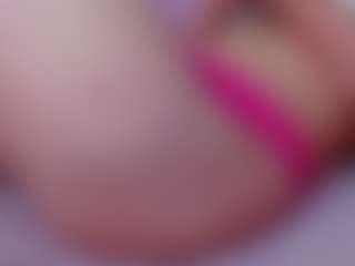 Live cam show with MonaLisaG - Fingers on intimatelivegirls.com