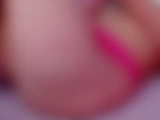 Live cam show with MonaLisaG - Bedroom on camtv