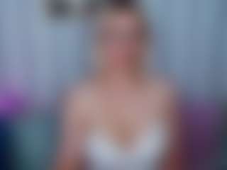 Live cam show with MonaLisaG - Green Eyes on liverealitysex.com