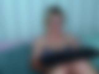 Live-Cam-Show mit MonaLisaG - Camel Toe auf Camsoda