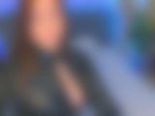 Live cam show with Kira - Latex on AdultVida.com