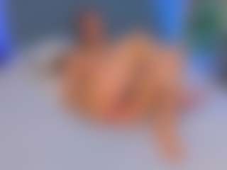 Kira's Live Sex Cam Show