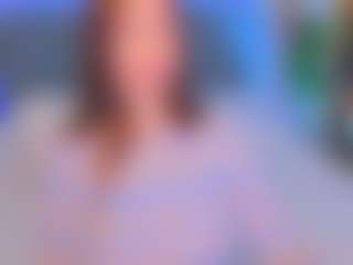 Live cam show with Kira - Butt Plug on googirlz