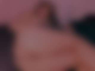 Live cam show with CandleLZ - Tiny Tits on xDating