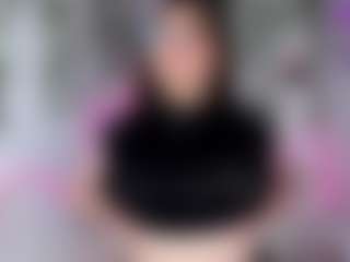 Live cam show with Samii Evans - Average on Camsoda