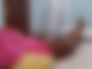 Live cam show with Sella-bella - Public Black on Hubzter Live