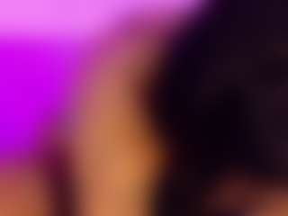 Live cam show with Bahia Marquez - Smoking on livesuperchat.net