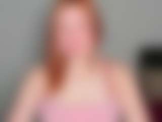 Live cam show with LaylaxCute - British on Stripli.com