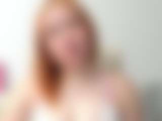 Live cam show with LaylaxCute - British on xDating
