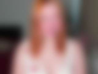 Live cam show with LaylaxCute - Red Hair MILF on Dare Cams