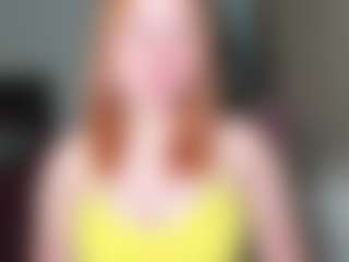 LaylaxCute MILF webcam performer live streaming