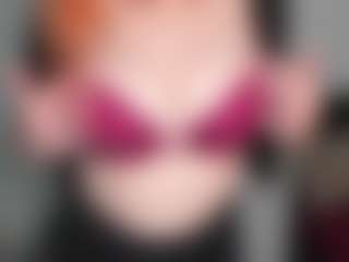 Live cam show with LaylaxCute - Living Room on milfzrlive.com
