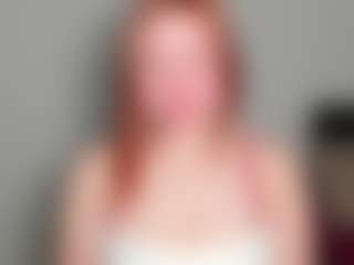 Live cam show with LaylaxCute - Bedroom Red Hair on liverealitysex.com