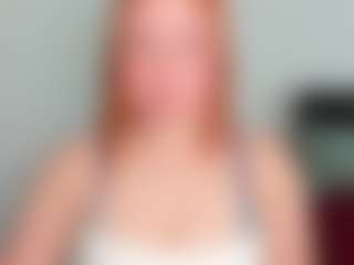 Live cam show with LaylaxCute - Living Room on Camsoda