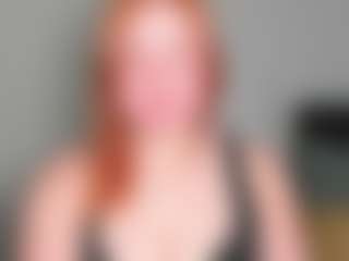 Live cam show with LaylaxCute - Red Hair MILF on x69.live