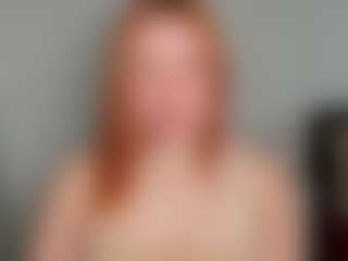 Live cam show with LaylaxCute - Red Hair MILF on CamClone