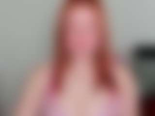Live cam show with LaylaxCute - Bedroom Red Hair on infinitiblacc.com
