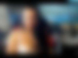 Live cam show with MoistMady - Mature on AdultVida.com