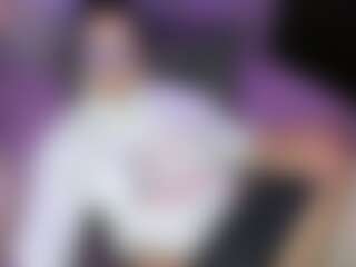 Live cam show with chaarlotte-18 - Sexcam on xDating