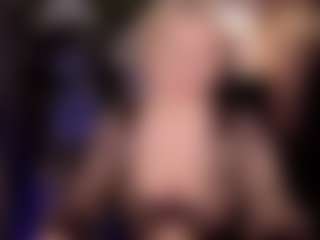 YolandaKiss MILF webcam performer live streaming
