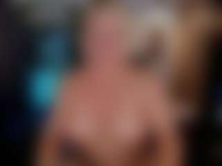 YolandaKiss's Live Sex Cam Show
