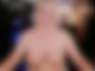 Live cam show with YolandaKiss - Middle Aged on Big Tits