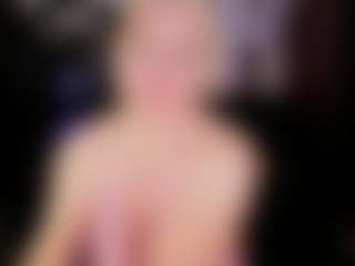 Live cam show with YolandaKiss - Lovense MILF on UwU Esports