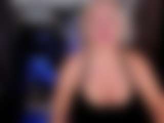 Live cam show with YolandaKiss - Cumface on TastyBlacksLive