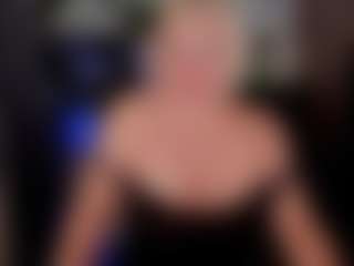 YolandaKiss MILF webcam performer live streaming