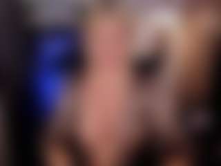 YolandaKiss MILF webcam performer live streaming
