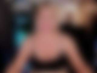 Live cam show with YolandaKiss - Pantyhose on CamwithHer