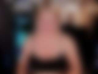 YolandaKiss MILF webcam performer live streaming