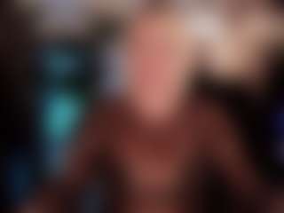 YolandaKiss MILF webcam performer live streaming