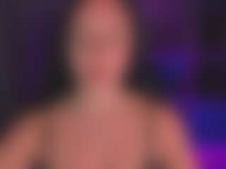 Live cam show with ChristyMia - Findomme on xDating
