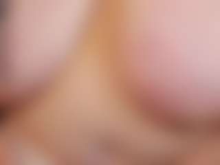 KellyPerfect MILF webcam performer live streaming