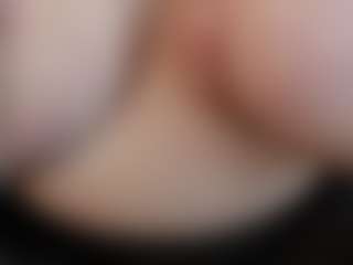 Live cam show with KellyPerfect - Brown Hair on live18s.com