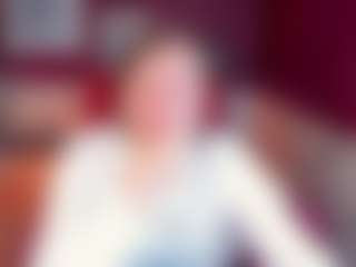Live cam show with KellyPerfect - Brown Hair on Instabang