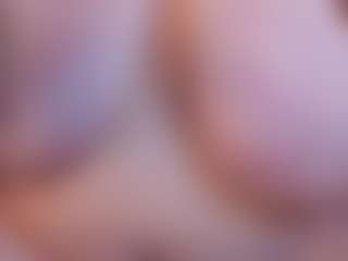 Live cam show with KellyPerfect - Brown Hair on SpunkLive