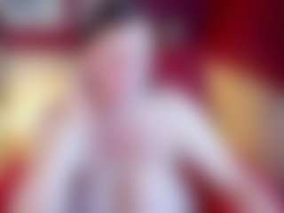 Live cam show with KellyPerfect - Spy on Milf Play