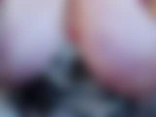 Live cam show with KellyPerfect - Green Eyes on livesuperchat.net