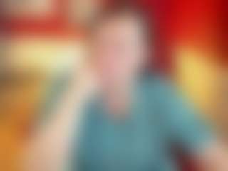 Live cam show with KellyPerfect - Brown Hair on StripNow