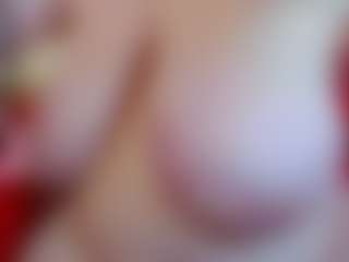 Live cam show with KellyPerfect - Spy on TeamSkeetLive