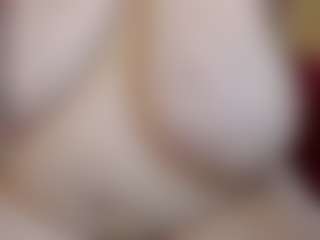 Live cam show with KellyPerfect - Spy Granny on friskycurves.com