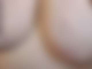 Live cam show with KellyPerfect - Spy Brown Hair on UwU Esports