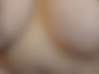 Live cam show with KellyPerfect - Spy on Gym Cam Girls