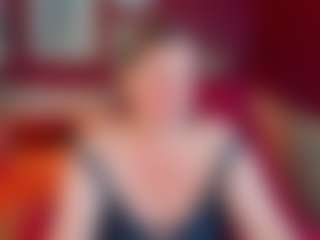Live cam show with KellyPerfect - Hairy Pussy MILF on Camsoda