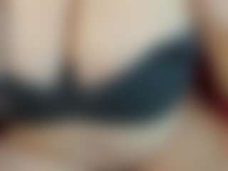 Live cam show with KellyPerfect - Butt Plug on TeamSkeetLive
