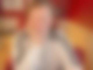 Live cam show with KellyPerfect - Spy on CamClone