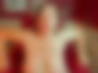 Live cam show with KellyPerfect - Solo on Camsoda