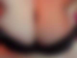Live cam show with KellyPerfect - Hairy Pussy on PervPlay.com